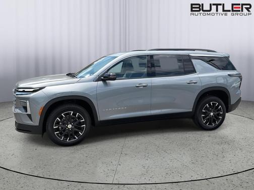 Sterling Gray Metallic 2026 Chevrolet Traverse LT