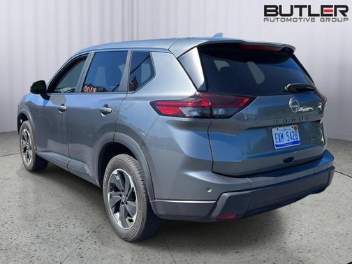 Gun Metallic 2024 Nissan Rogue SV