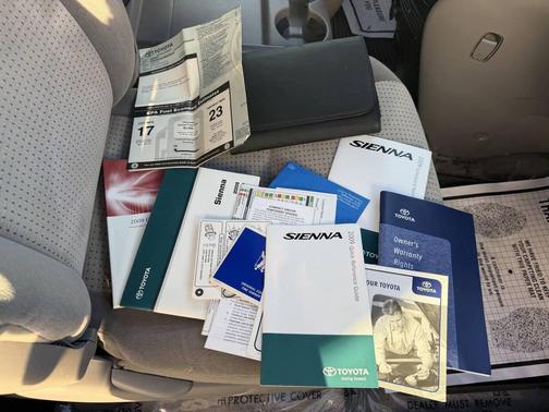 2009 Toyota Sienna LE