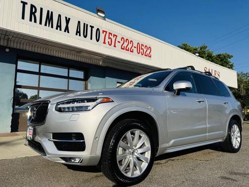 Silver 2018 Volvo XC90 T6 Momentum