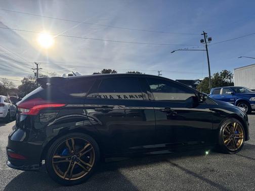 2017 Ford Focus ST 