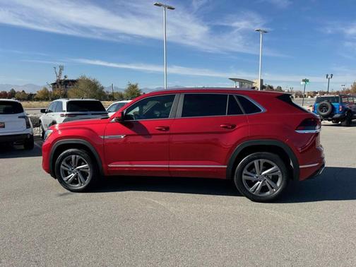 2024 Volkswagen Atlas Cross Sport 2.0T SEL R-Line