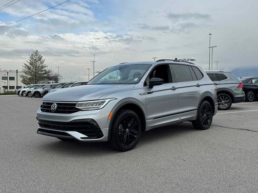 2022 Volkswagen Tiguan 2.0T SE R-Line Black