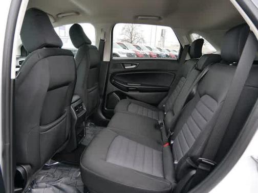 2023 Ford Edge SE