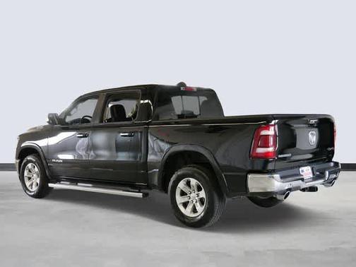 Diamond Black Crystal Pearlcoat 2021 RAM 1500 Laramie