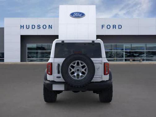 Oxford White 2025 Ford Bronco Badlands