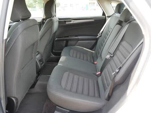 2017 Ford Fusion Hybrid SE