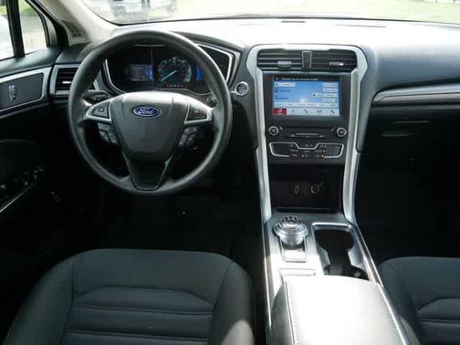 2017 Ford Fusion Hybrid SE
