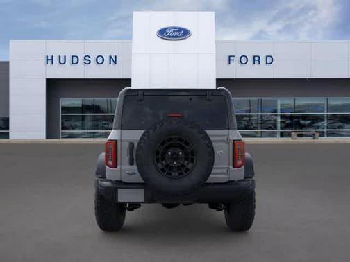 Avalanche Gray 2026 Ford Bronco Badlands