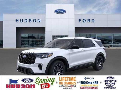 2025 Ford Explorer ST-Line