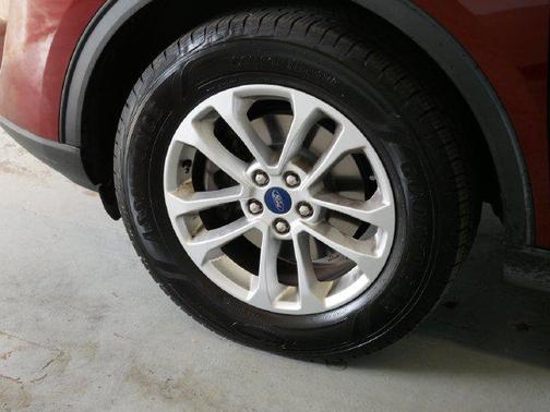 Bronze Fire Metallic 2021 Ford Escape SE