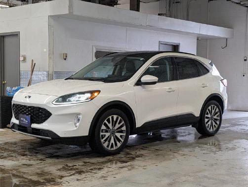 Star White Metallic Tri-Coat 2021 Ford Escape Titanium
