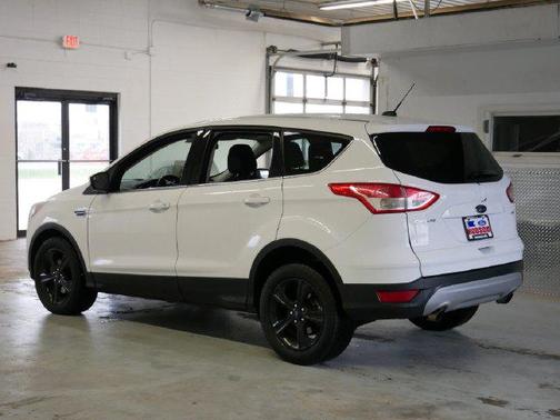 Oxford White 2016 Ford Escape SE
