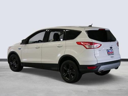 Oxford White 2016 Ford Escape SE