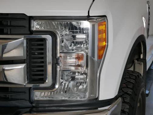 Oxford White 2017 Ford F-250 XLT