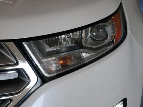 White Platinum Metallic Tri-Coat 2018 Ford Edge Titanium