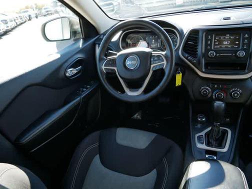 2015 Jeep Cherokee Sport