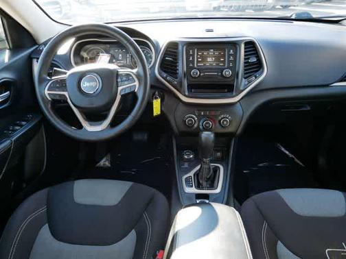 2015 Jeep Cherokee Sport