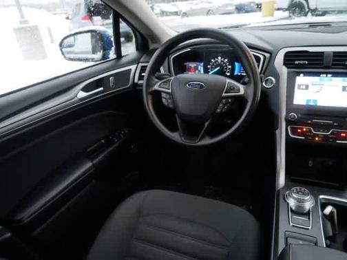 2017 Ford Fusion Hybrid SE