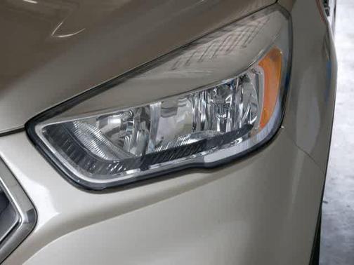 White Gold Metallic 2018 Ford Escape SE