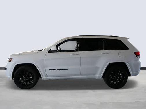 Bright White Clearcoat 2021 Jeep Grand Cherokee Laredo