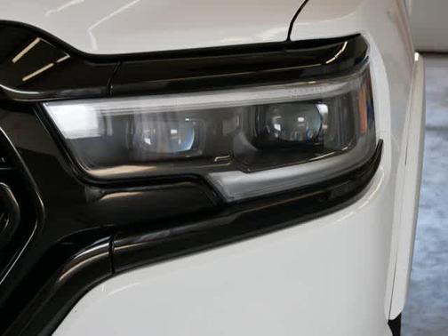 Bright White Clearcoat 2023 RAM 1500 Limited