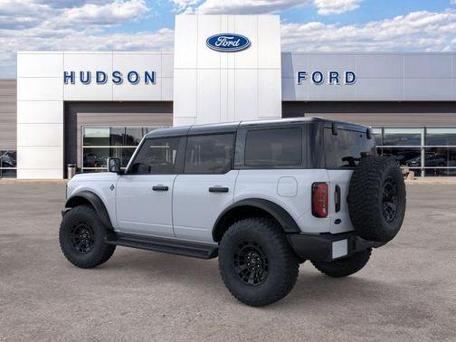 Oxford White 2026 Ford Bronco Outer Banks