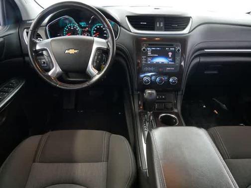Silver Ice Metallic 2017 Chevrolet Traverse 1LT