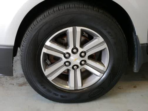 Silver Ice Metallic 2017 Chevrolet Traverse 1LT