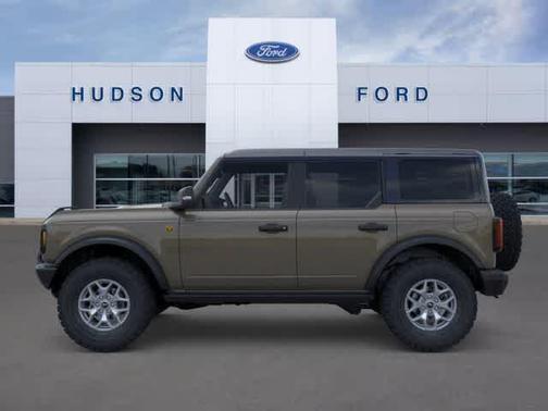 Marsh Gray 2025 Ford Bronco Badlands