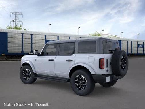 Oxford White 2026 Ford Bronco Outer Banks
