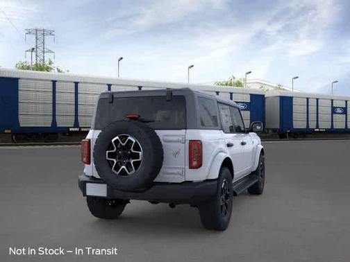 Oxford White 2026 Ford Bronco Outer Banks