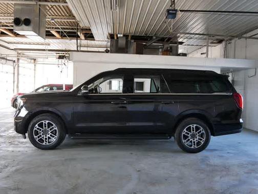 Agate Black Metallic 2025 Ford Expedition Max Active 4x4