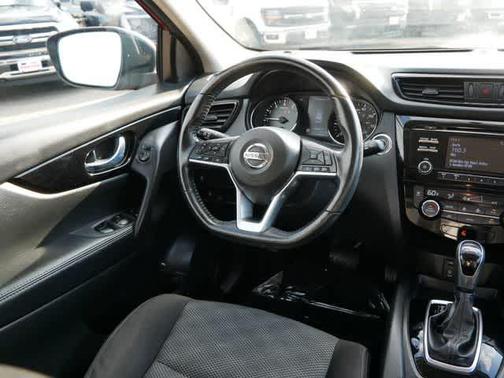 2017 Nissan Rogue Sport SV