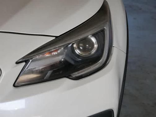 Crystal White Pearl 2019 Subaru Outback 2.5i Limited