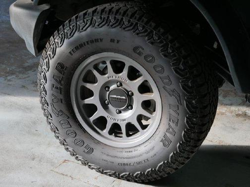 Shadow Black 2025 Ford Bronco Big Bend