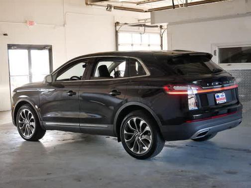 Infinite Black Metallic Clearcoat 2023 Lincoln Nautilus Reserve