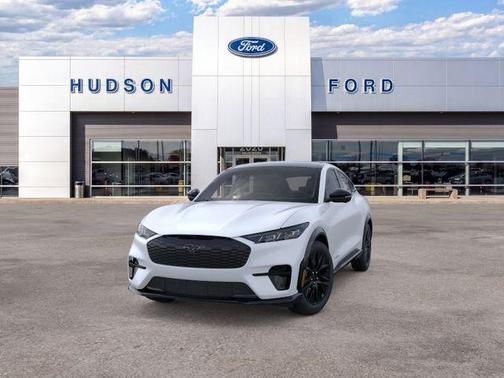 Star White Metallic Tri-Coat 2026 Ford Mustang Mach-E Premium