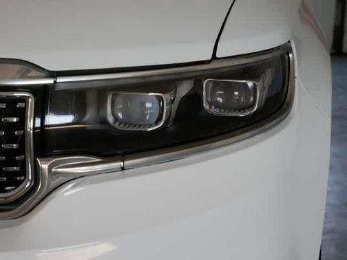 Bright White Clearcoat 2023 Jeep Grand Wagoneer Series III 4x4
