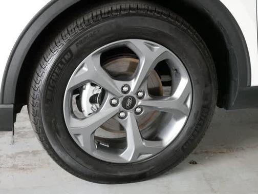 Star White Metallic Tri-Coat 2025 Ford Escape ST-Line