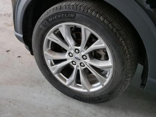 Agate Black Metallic 2020 Ford Explorer XLT