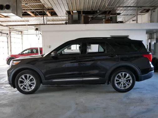 Agate Black Metallic 2020 Ford Explorer XLT