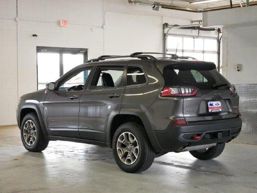 Granite Crystal Metallic Clearcoat 2021 Jeep Cherokee Trailhawk