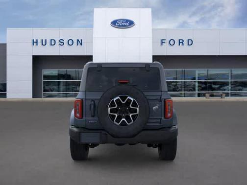 Azure Gray Metallic Tri-Coat 2025 Ford Bronco Outer Banks