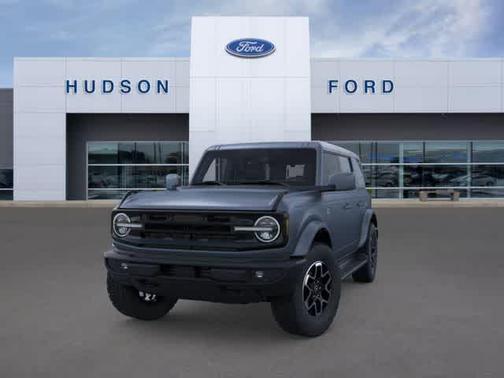 Azure Gray Metallic Tri-Coat 2025 Ford Bronco Outer Banks