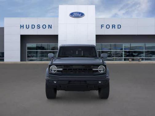 Azure Gray Metallic Tri-Coat 2025 Ford Bronco Outer Banks
