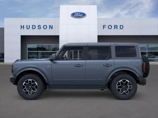 Azure Gray Metallic Tri-Coat 2025 Ford Bronco Outer Banks