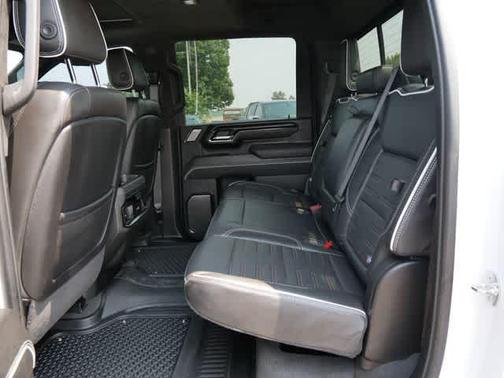 2024 GMC Sierra 2500 AT4