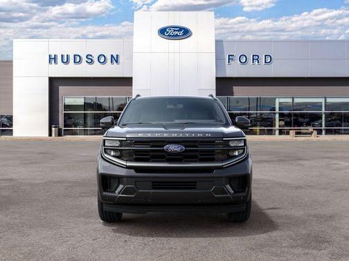 Dark Matter Gray Metallic 2027 Ford Expedition Max Platinum