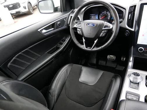 Star White Metallic Tri-Coat 2023 Ford Edge ST